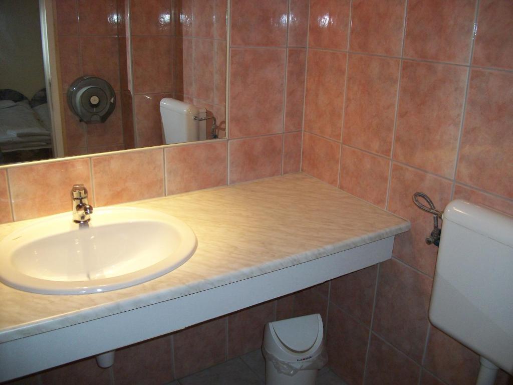 Hotel Viktoria Balatonalmadi Room photo