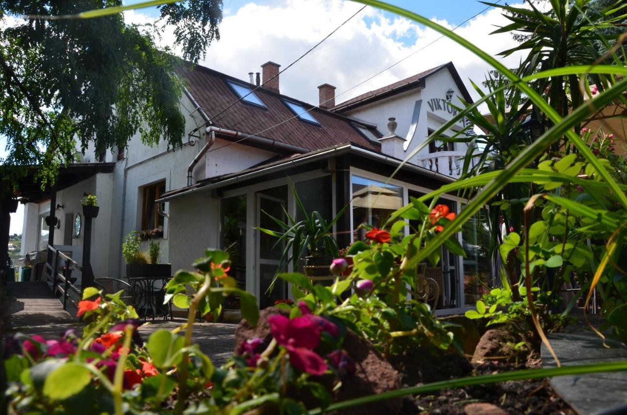 Hotel Viktoria Balatonalmadi Exterior photo